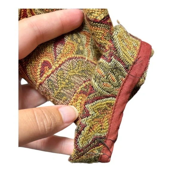 Vintage tapestry jacket with drawstring neckline and ornate wooden buttons - Picture 14 of 17